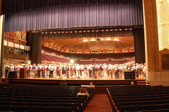 2009 OHS Convention attendees in the Cleveland Public Auditorium