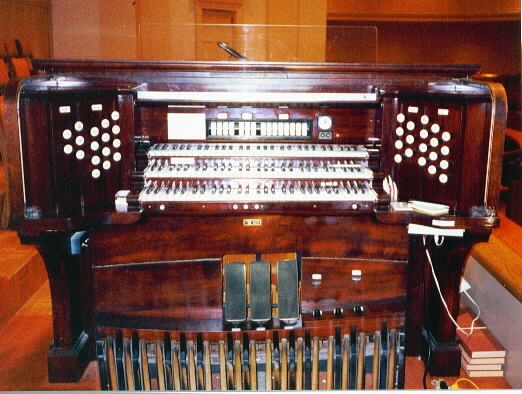 Skinner Organ, Op. 511 (1925) in First Baptist Church (Murfreesboro, TN)